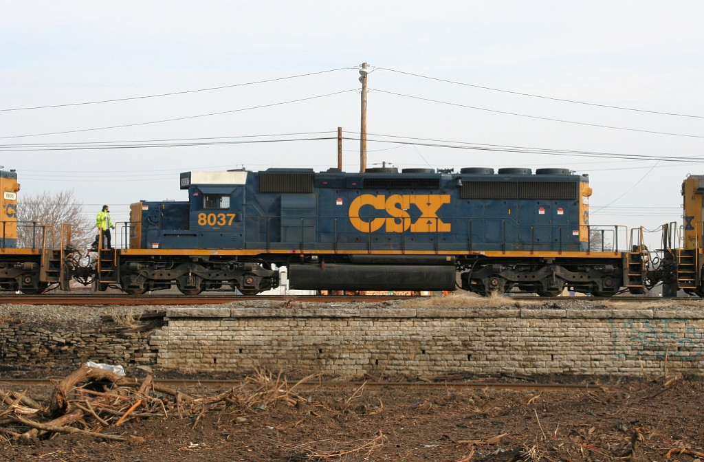 CSX 8037 on a NB freight